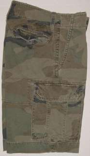 AMERICAN EAGLE OUTFITTERS VINTAGE CAMO CARGO SHORTS 26  
