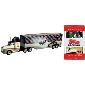  MLB 1:87 Scale Tractor Trailer   LA Dodgers with 10 Packs 
