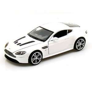  Aston Martin V12 Vantage 1/24   White Toys & Games