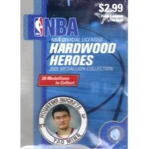  2005 NBA Hardwood Heroes Medallion Collection   Yao Ming 