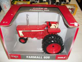 ERTL FARMALL 806 TRACTOR 116  
