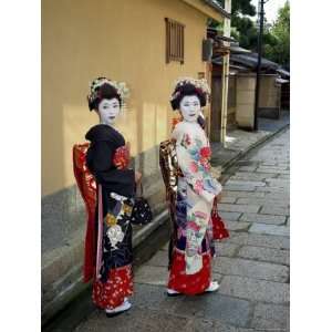  Geisha, Maiko (Trainee Geisha) in Gion, Kyoto City, Honshu 