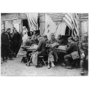  US soldiers,France,American Red Cross,1918,canteen: Home 