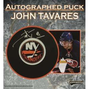  Signed John Tavares New York Islanders Hockey Puck: Sports 