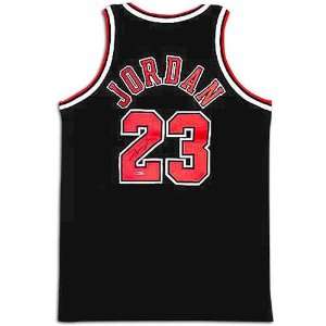 : Bulls Upper Deck Michael Jordan Autographed Jersey ( Black : Jordan 