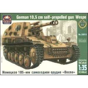   WWII German Tank w/10,5cm Self Propelled Gun 1 35 Ark: Toys & Games