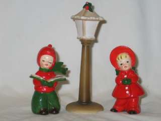   Originals Ceramic Christmas Carolers With Lamp Post 1950s T20  