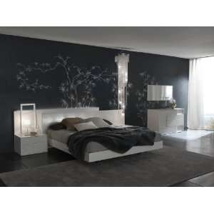  Rossetto   Nightfly Queen Bedroom Set in White 