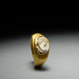 Ancient Roman Gold White Agate Portrait Bust Finger Ring  