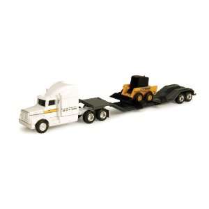    John Deere Construction Semi truck with Skidsteer: Toys & Games