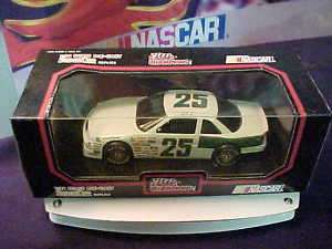 1991 KEN SCHRADER #25 LUMINA 1/24 RACING CHAMPIONS CAR  