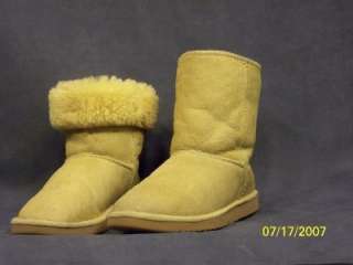 Authentic Ugg Lemon Yellow Womens size 8 Classic Short Boots  