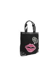 Betseyville Luscious Lips North/South Tote vs International Laundry 