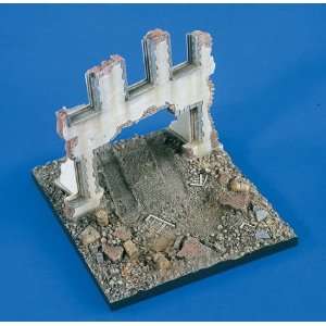  Breakthrough Ruined Wall Section and Diorama Base 1 72 