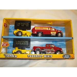   set   Two vehicles and Two Road Construction signs Toys & Games