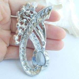 Elegant Bridal Flower Brooch Pin w Clear Swarovski Crystals EE04905C1 