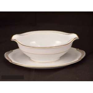   Noritake Guilford #5291 Gravy Boat With Stand   1 Pc