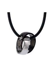 Kautschuk Halskette mit zwei Edelstahl Ringen mit Kreuzgravur in einem 