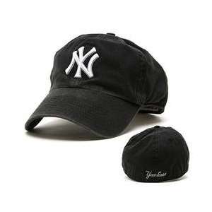  New York Yankees Black Franchise Cap   Black Medium 